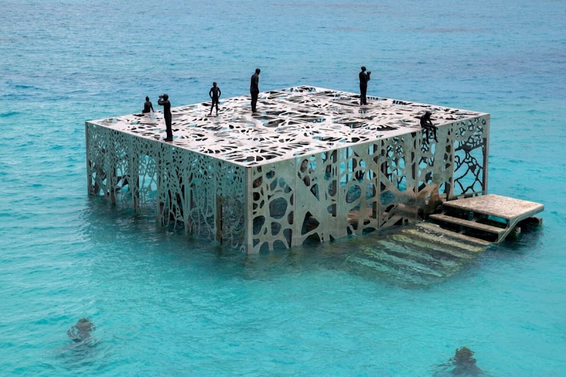 Visit to underwater museum Jason deCaires Taylor – Lagoon Sirru Fen Fushi, Maldives (photo 3)