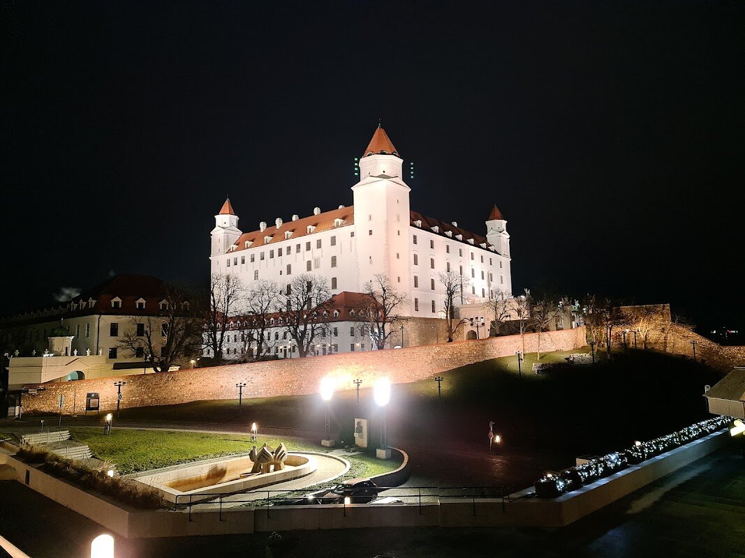 Visite du Château de Bratislava et Musée National – Zámocká 2, 811 06 Bratislava, Slovaquie (photo 1)