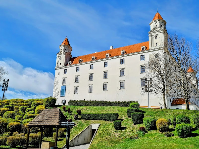 Visite du Château de Bratislava et Musée National – Zámocká 2, 811 06 Bratislava, Slovaquie (photo 2)