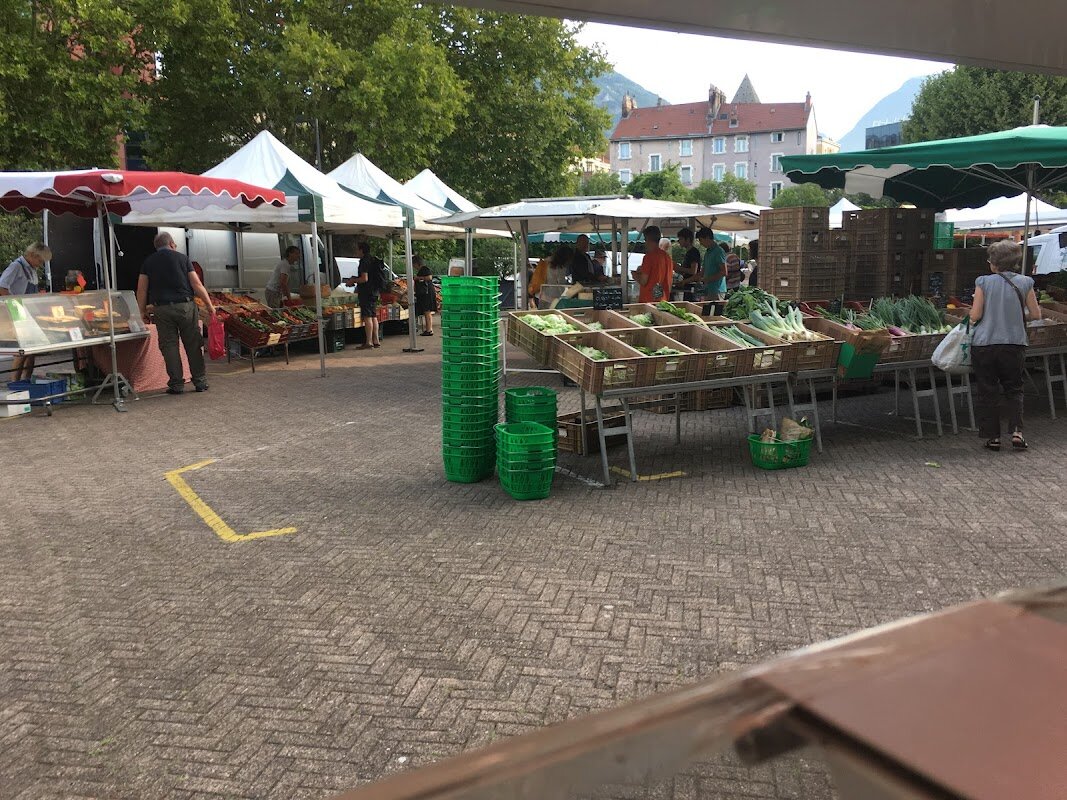 Visite du Marché Hoche – Place André Malraux, 38000 Grenoble (photo 1)
