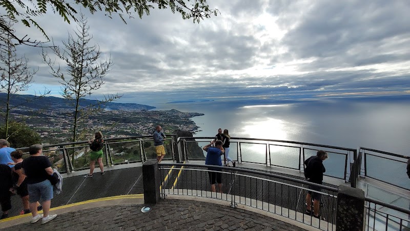 Visite du point de vue de Cabo Girão – Miradouro do Cabo Girão, Cabo Girão, Câmara de Lobos, Madère, Portugal (photo 2)