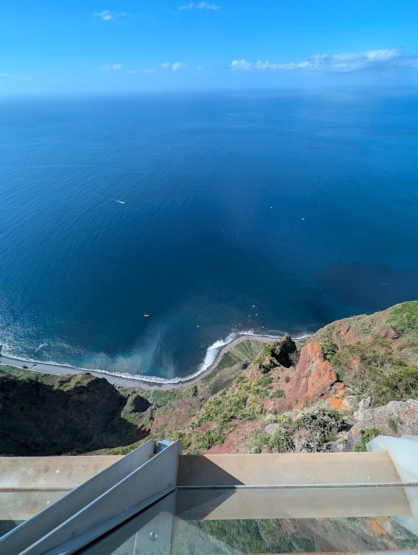 Visite du point de vue de Cabo Girão – Miradouro do Cabo Girão, Cabo Girão, Câmara de Lobos, Madère, Portugal (photo 3)