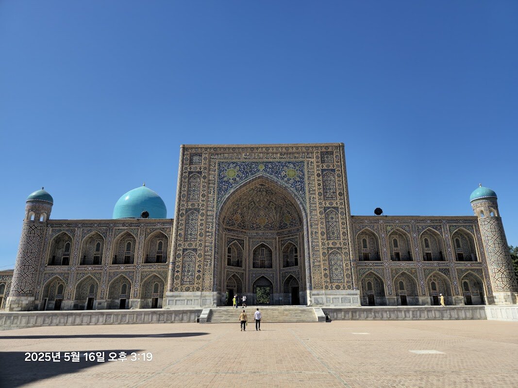 Visite du Registan – Place du Registan, Samarcande (photo 1)