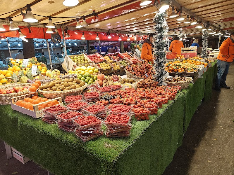 Visite d'un marché parisien – Marché Bastille (Bd Richard Lenoir, 11ème), Paris (photo 2)