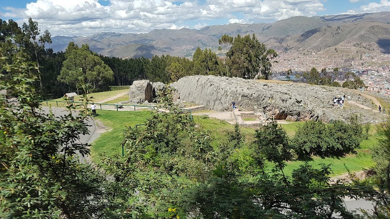 Visite site Qenqo – Cusco (photo 2)