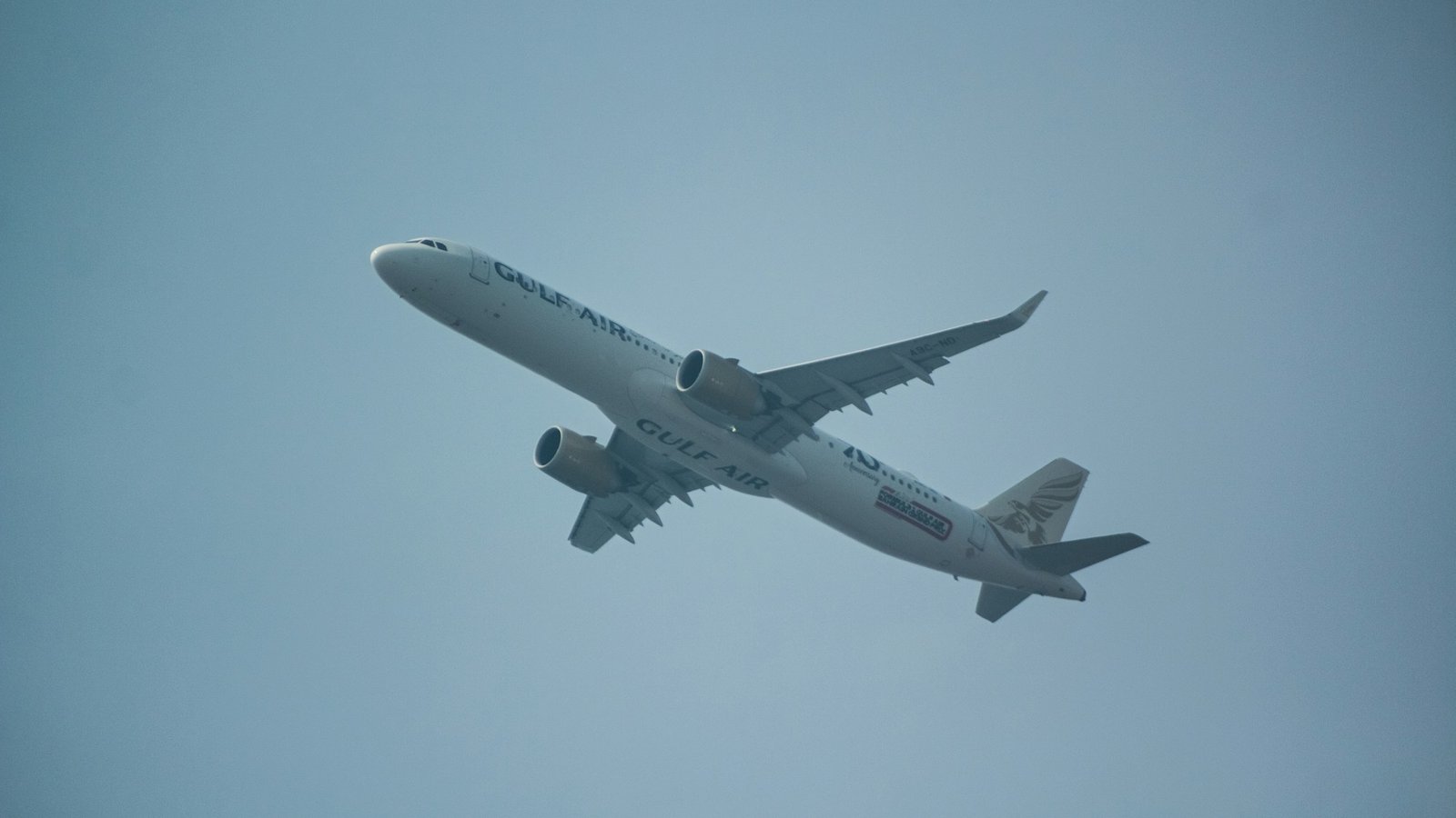 A321 di Gulf Air sul piazzale — compagnie low cost del Golfo, flydubai e Air Arabia 2026