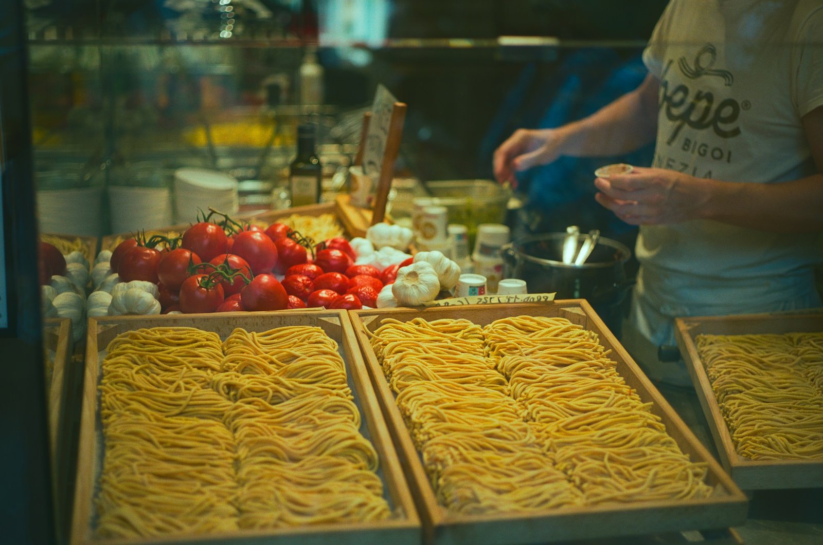 Italian grocery with fresh products, pasta and local specialties in Venice