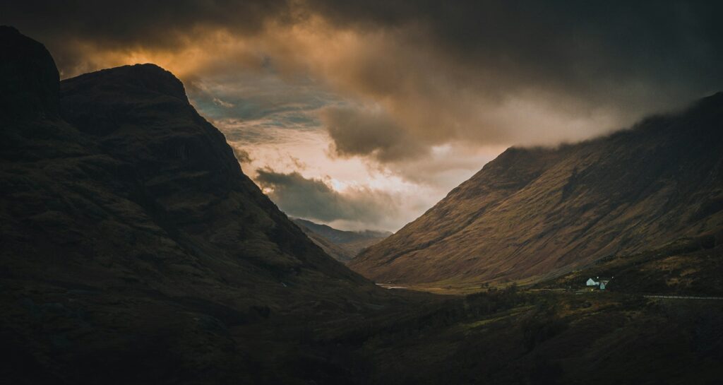 Glencoe, Highlands d'Écosse — paysage dramatique évoquant l'univers de Silo