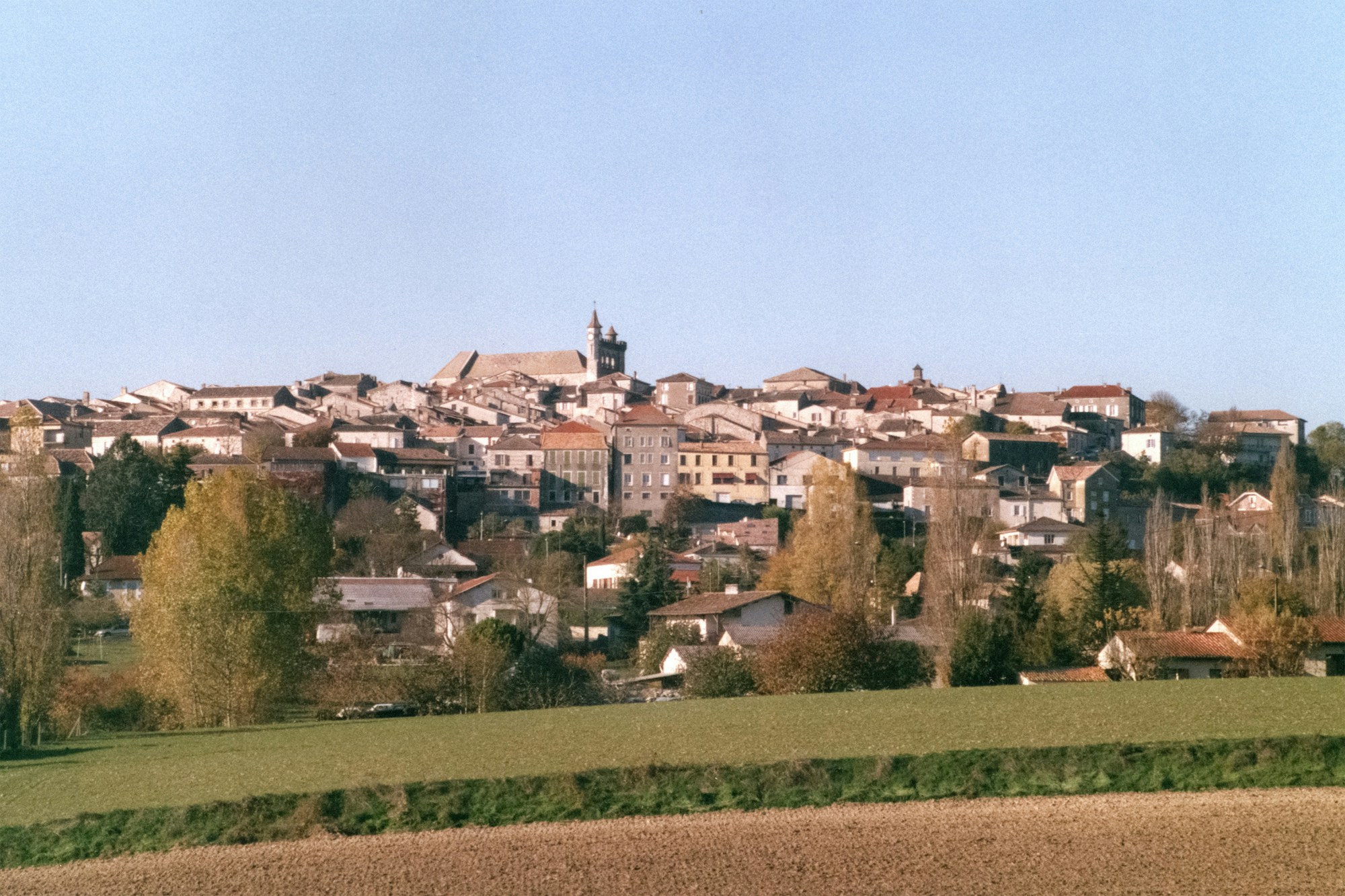 Medieval hilltop bastide village of Monflanquin, Lot-et-Garonne, Nouvelle-Aquitaine, France