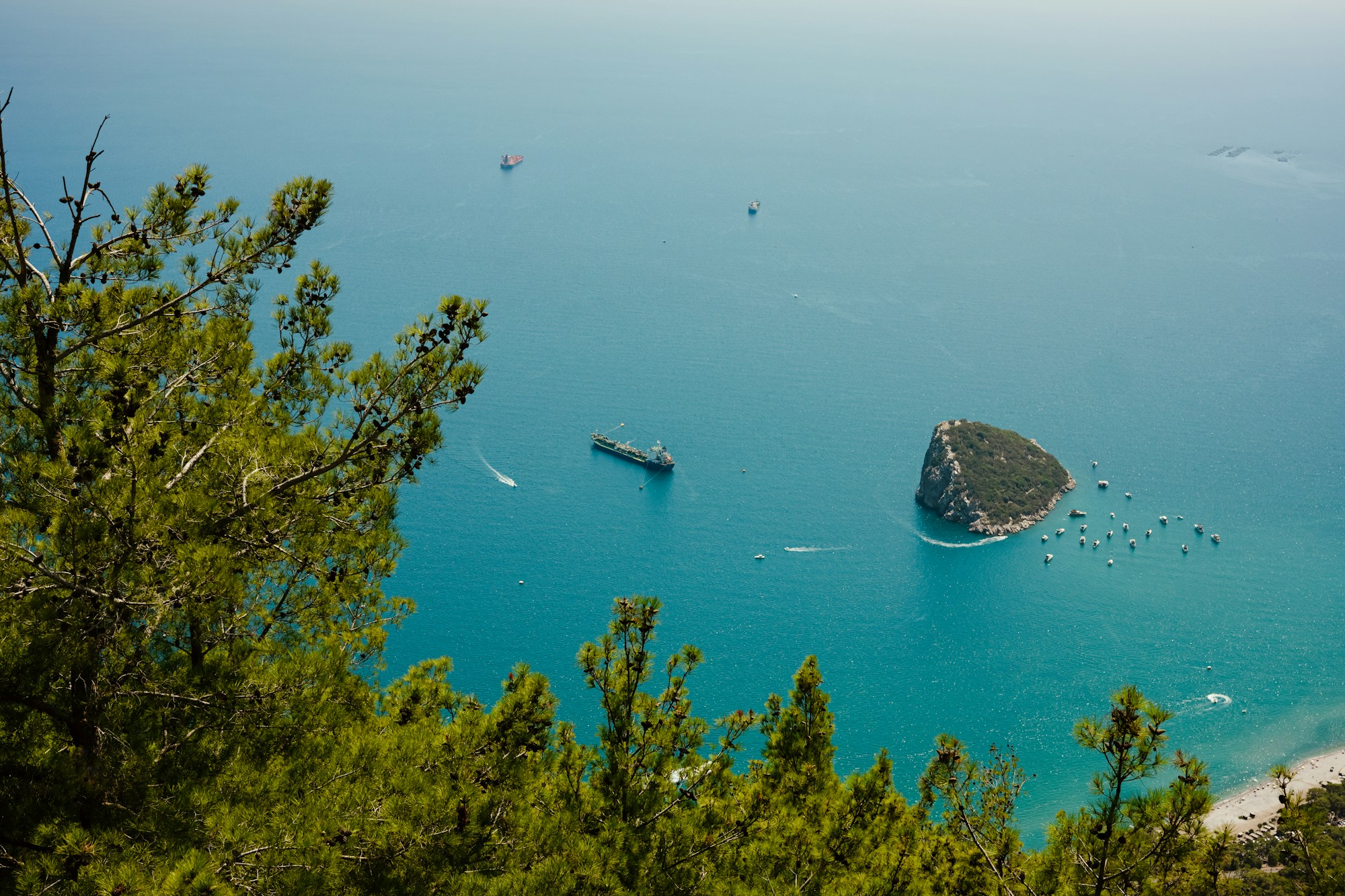 Mediterranean coast of Antalya, a popular destination for post-surgical convalescence in Turkey