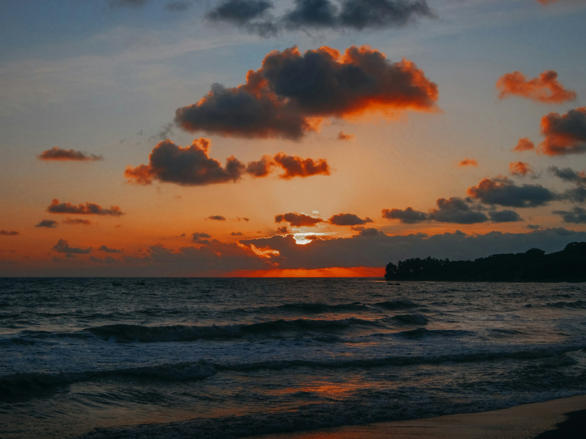 Coucher de soleil sur la plage d'Arugam Bay, Sri Lanka