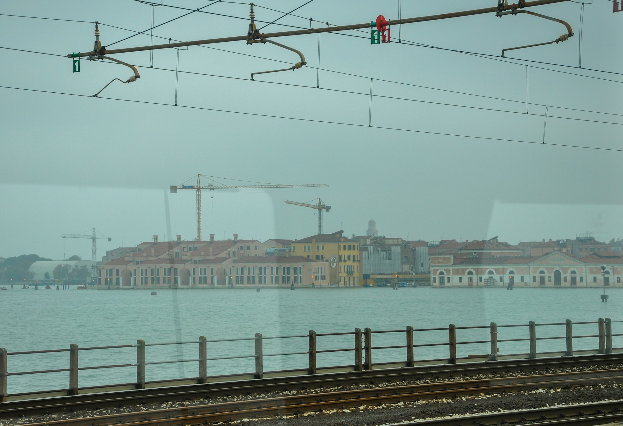 Piazza Ferretto en Mestre, animado centro peatonal con cafés y comercios, a 10 minutos de Venecia en tren