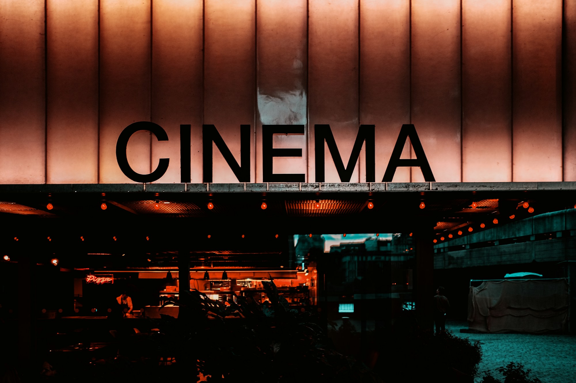 Salle de cinéma pleine lors d'une projection de la Quinzaine des Cinéastes au Festival de Cannes