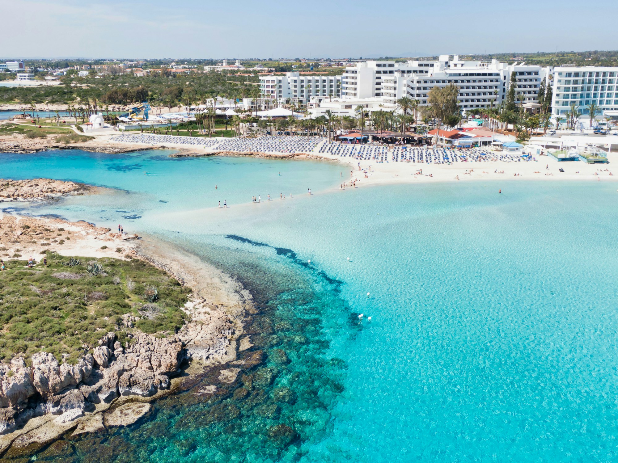 Nissi Beach in Ayia Napa, der wärmste Strand Zyperns im Oktober
