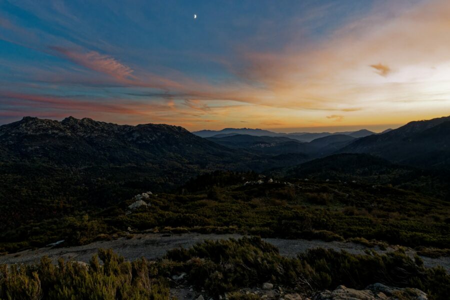 Paysage de l'Alta Rocca en Corse, site idéal pour l'observation astronomique