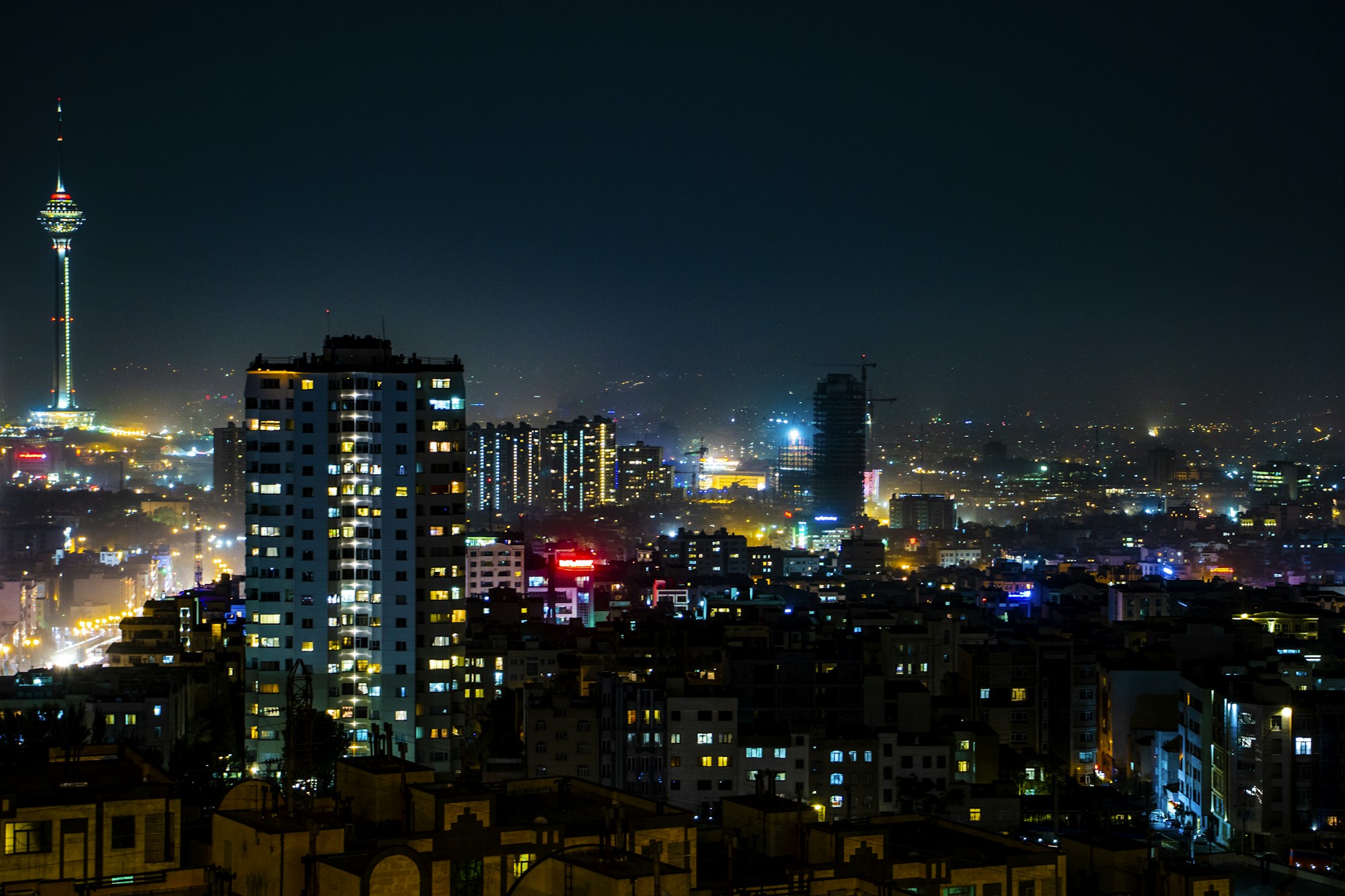 Téhéran de nuit, capitale de l'Iran