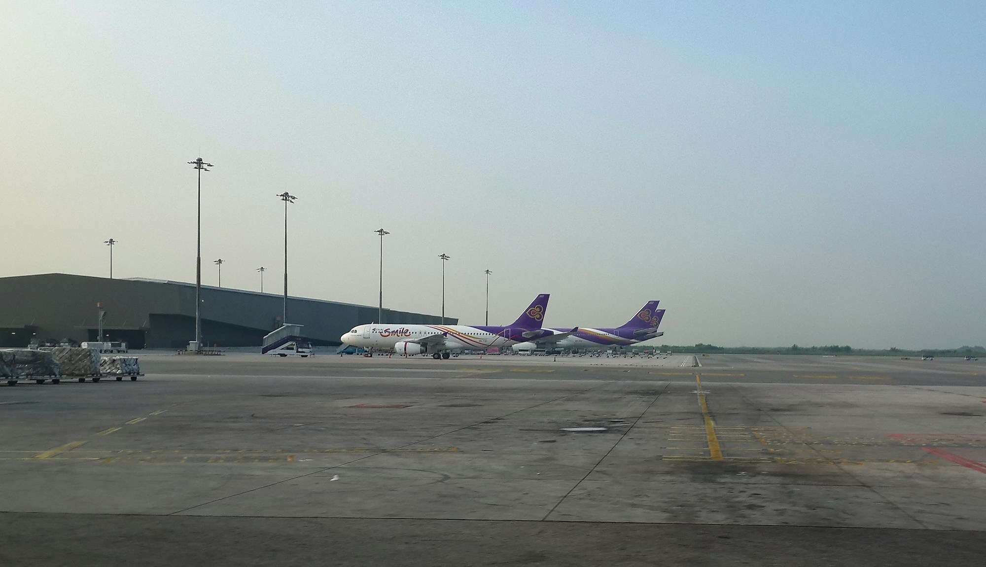 Aéroport international Suvarnabhumi de Bangkok, Thaïlande — fermetures espace aérien Moyen-Orient 2026