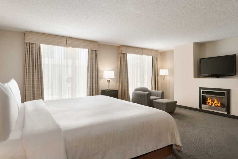 Embassy Suites by Hilton Montreal – 208 Rue Saint-Antoine O, Montréal, QC H2Y 0A6 (photo 2)