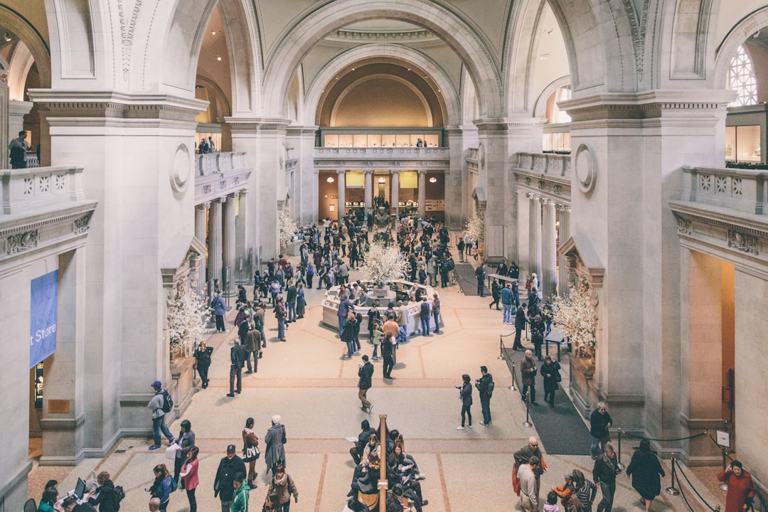 Façade du Metropolitan Museum of Art sur la Cinquième Avenue, New York