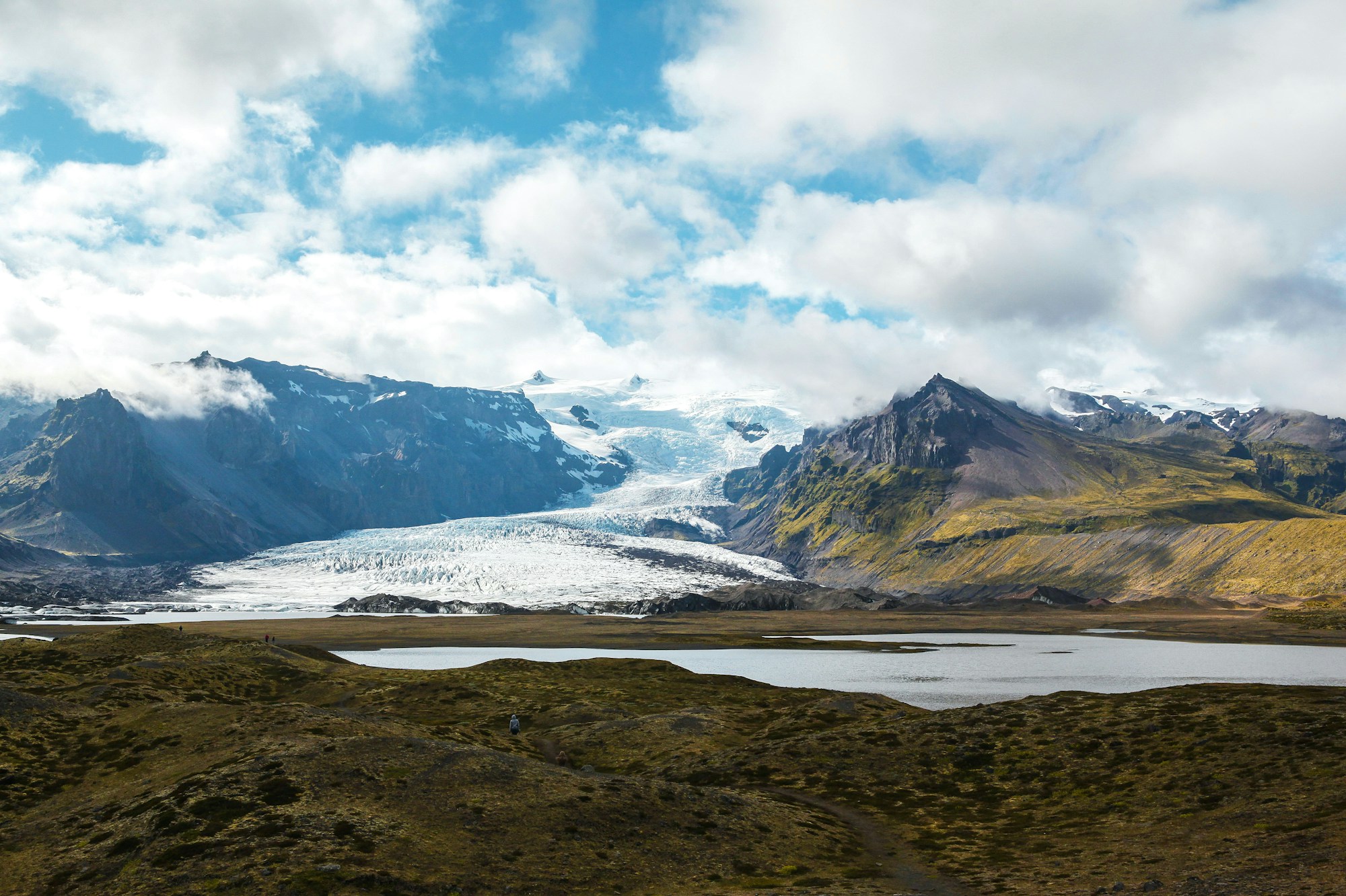 Paysage islandais de la péninsule de Snæfellsnes avec glacier et ciel dramatique