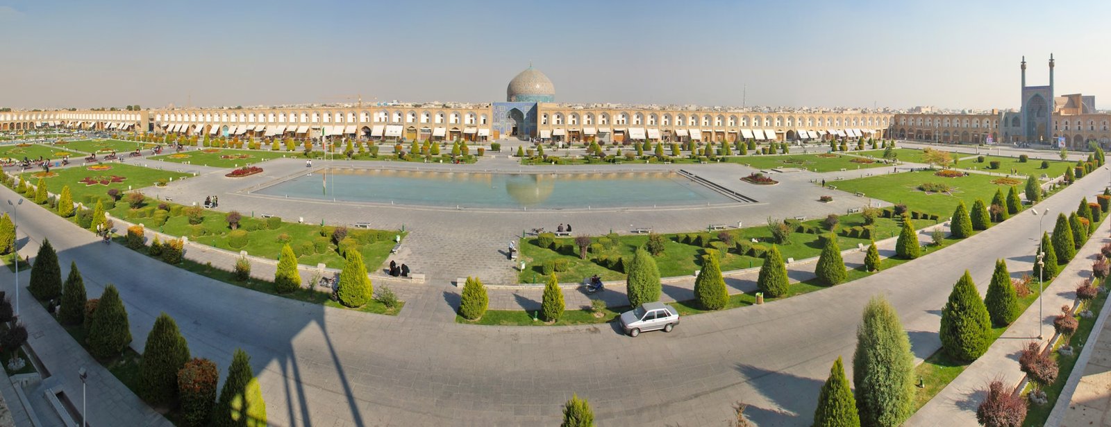 Panorama de la plaza Naqsh-e Yahán en Isfahán, Irán, con la Mezquita del Shah y el Palacio Ali Qapu