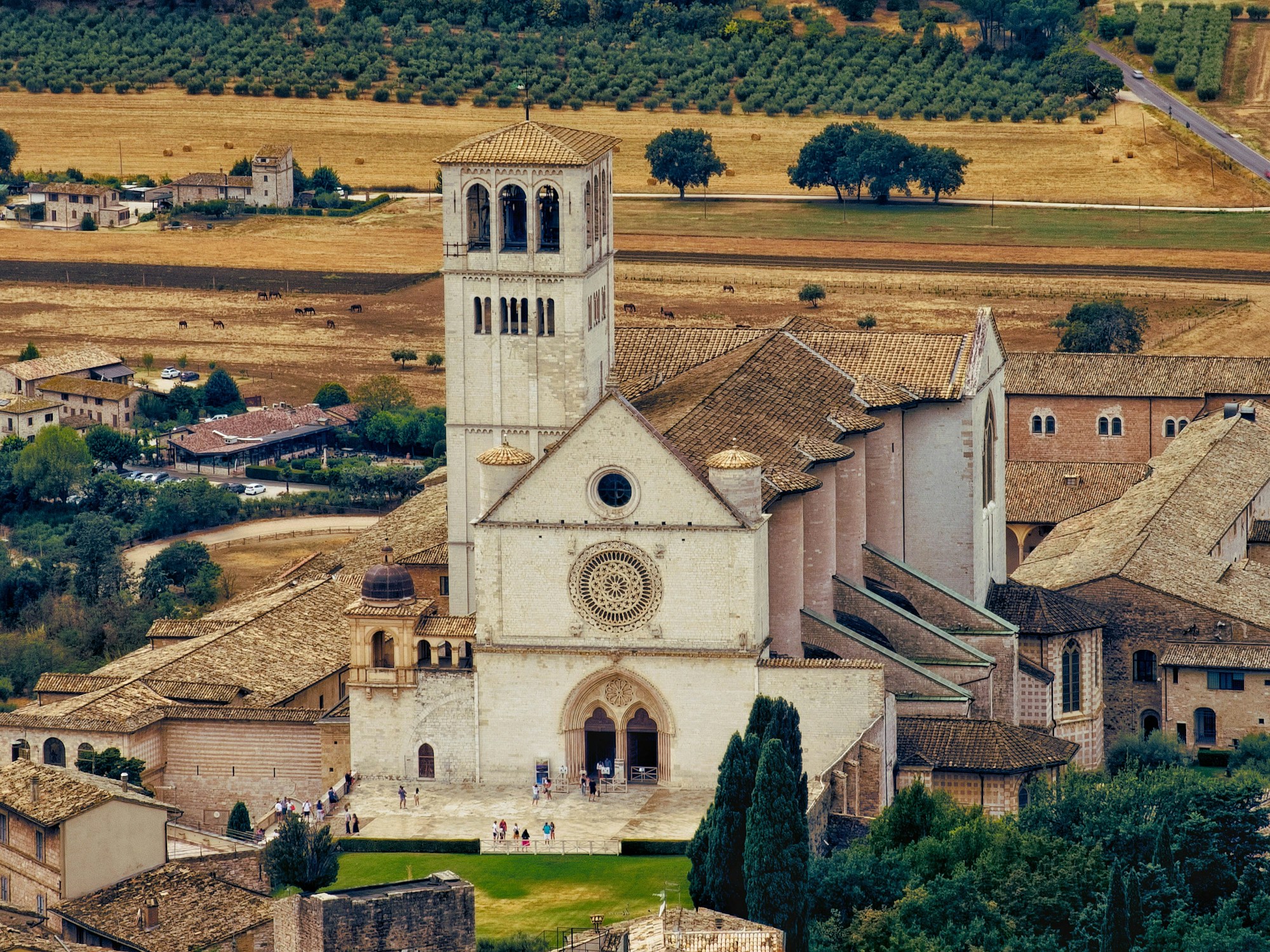 Vue aérienne de la Basilique Saint-François d'Assise, Ombrie, Italie