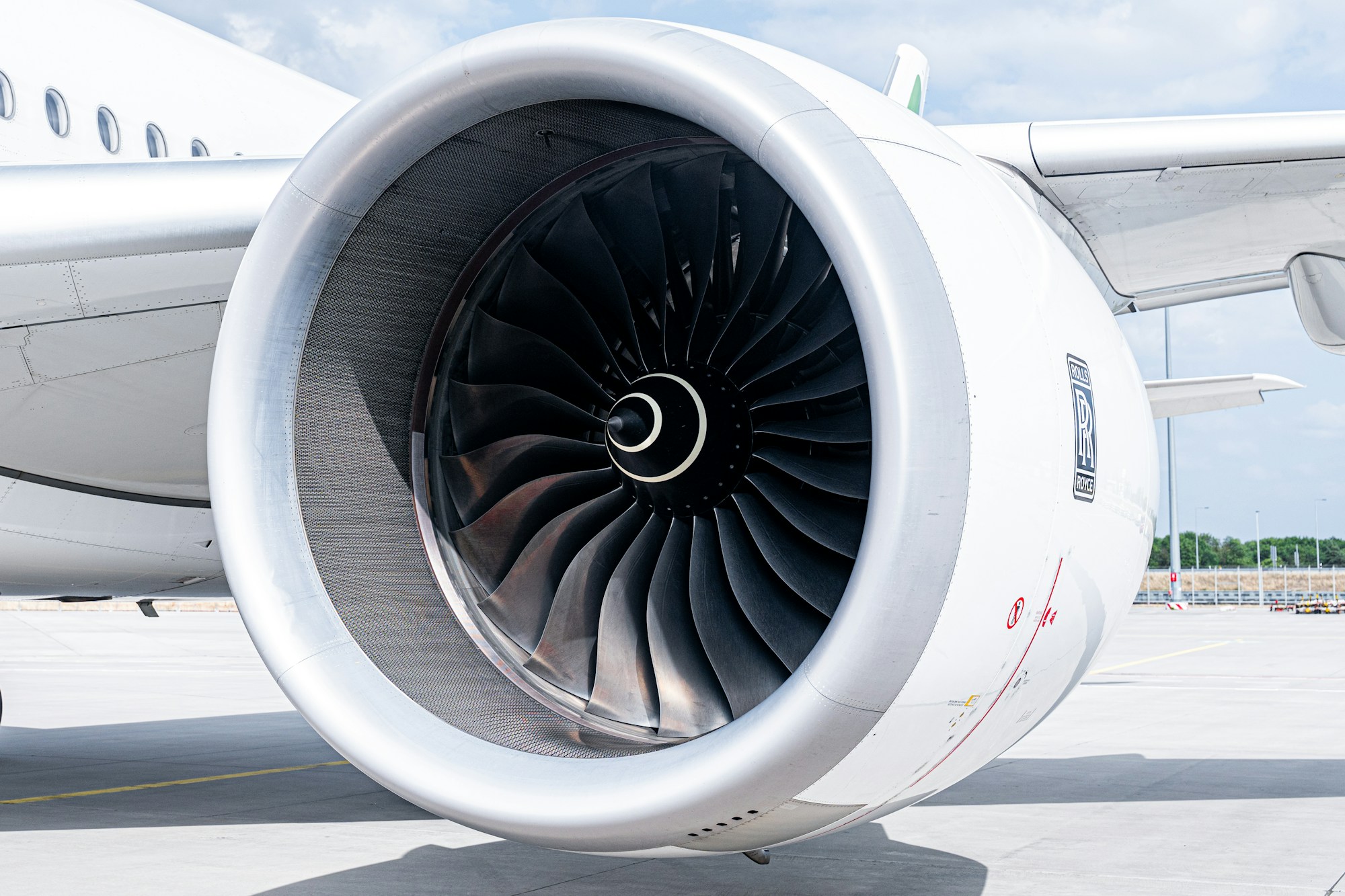 Moteur Rolls-Royce d'un Airbus A350-900XWB, le type d'appareil certifié pour voler avec 100 % de SAF dès 2026