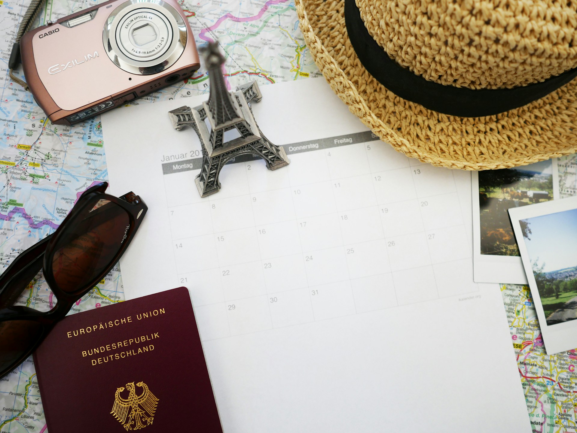 Réservation de voyage et assurance — documents de protection voyageur