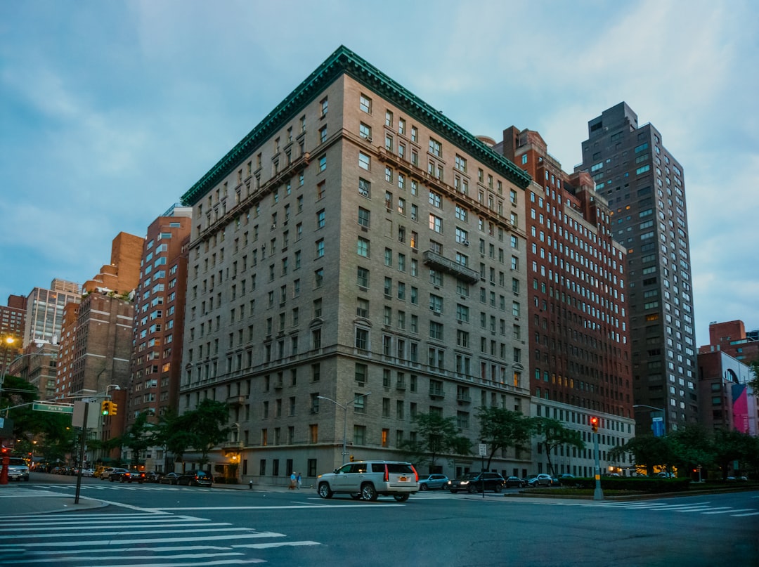 Avenue élégante de l'Upper East Side à New York, 72nd Street et Park Avenue