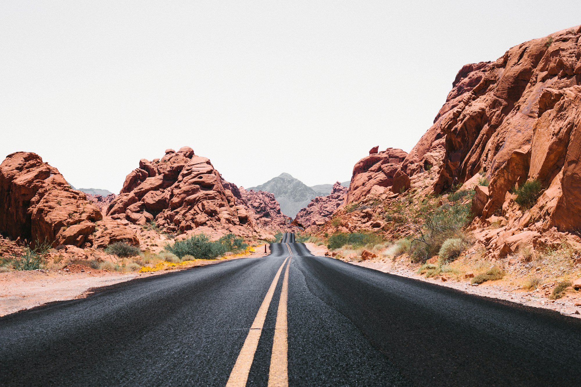 Formations rocheuses rouges de Valley of Fire lors d'un road trip dans le Nevada
