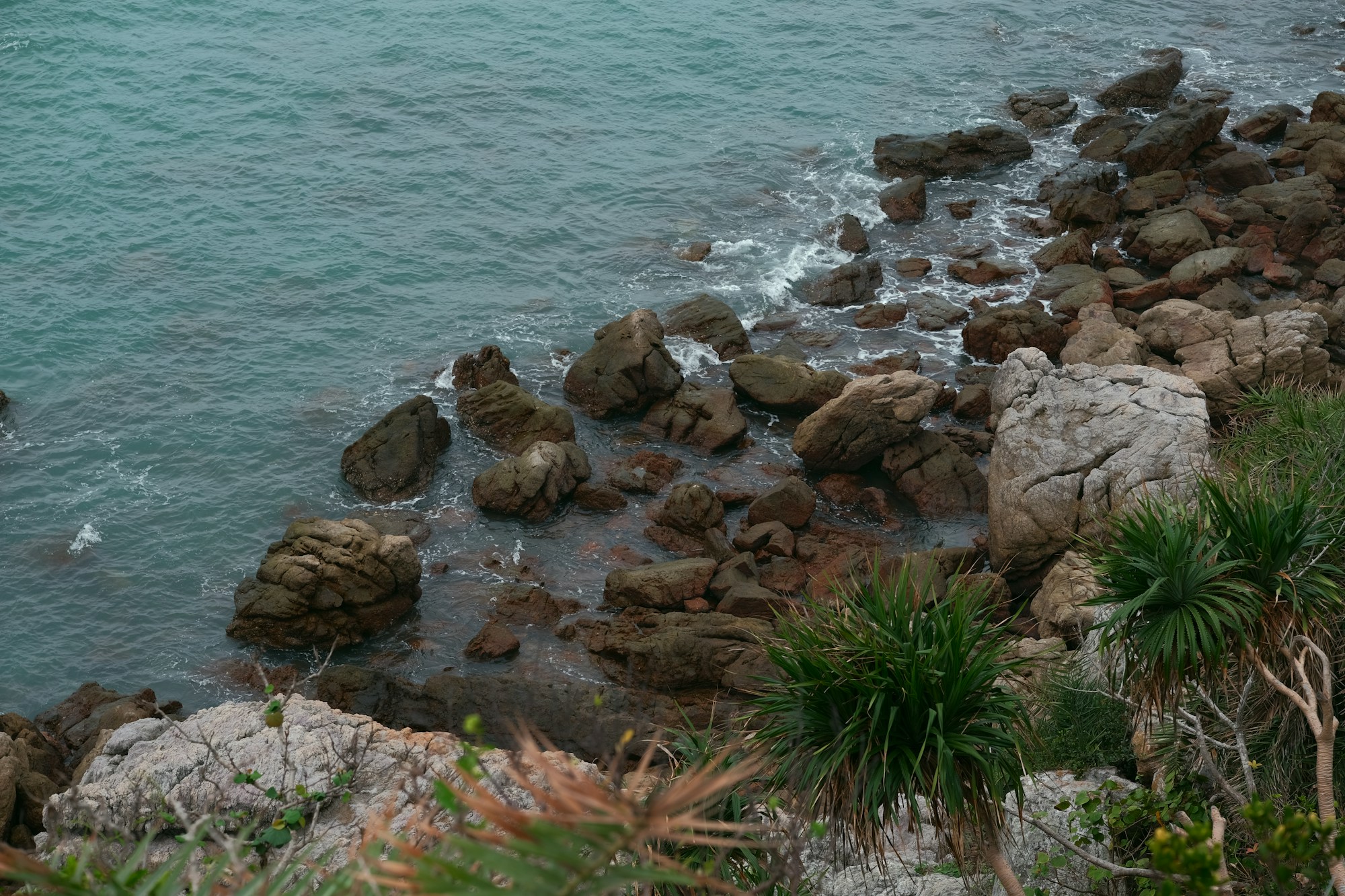 Falaises et plages de la presqu'île de Crozon en Finistère, Bretagne — camping bord de mer