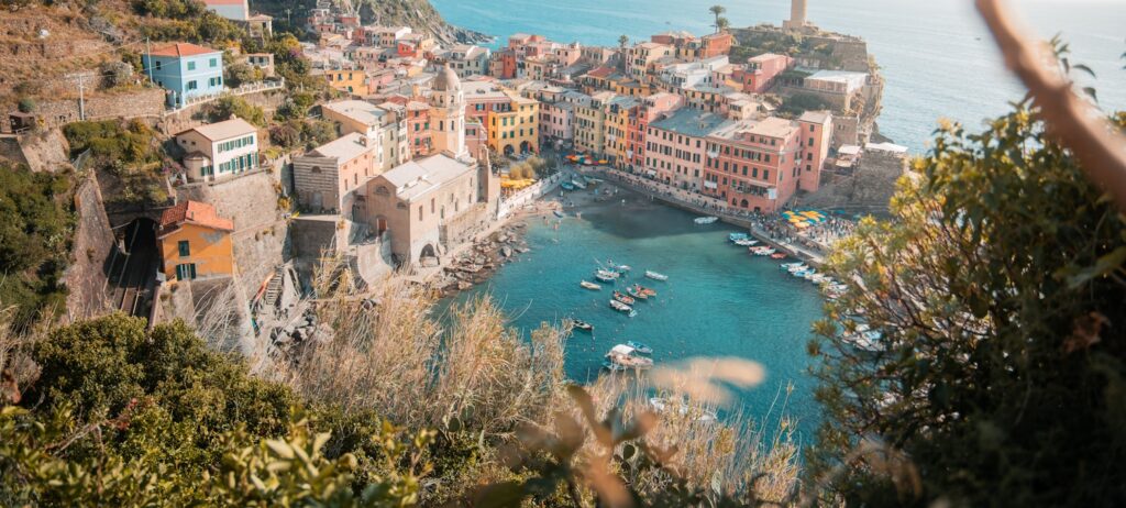 Bateau matinal Cinque Terre depuis La Spezia — brunch à bord avant l'afflux touristique