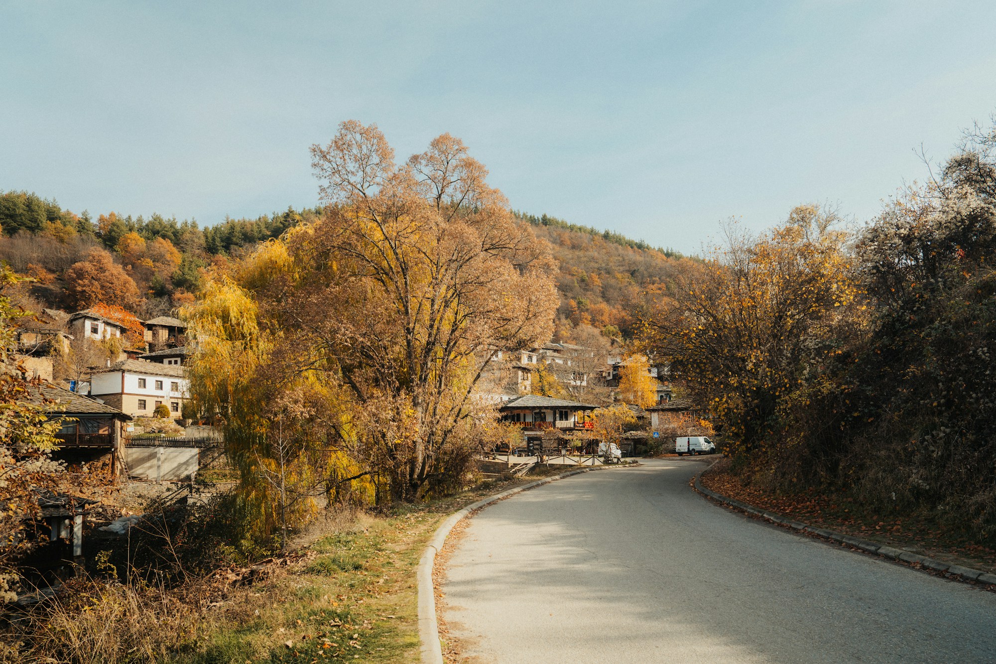 Route de montagne dans les Balkans bulgares, idéale pour le road-trip entre les villes étapes du Giro 2026