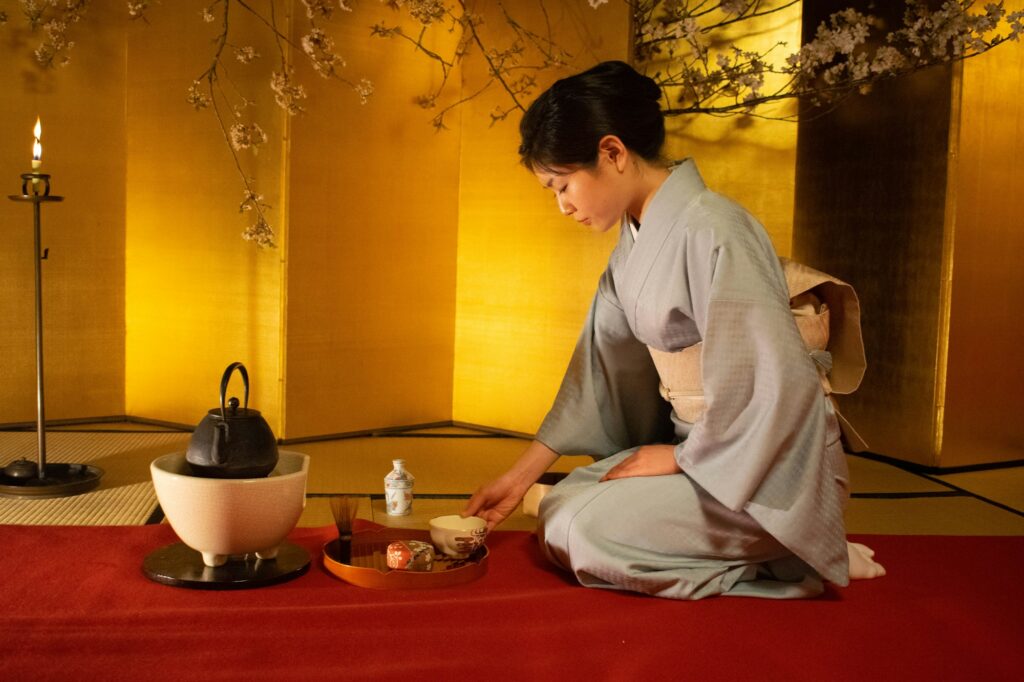 Cérémonie du thé dans une maison samouraï centenaire à Kyoto