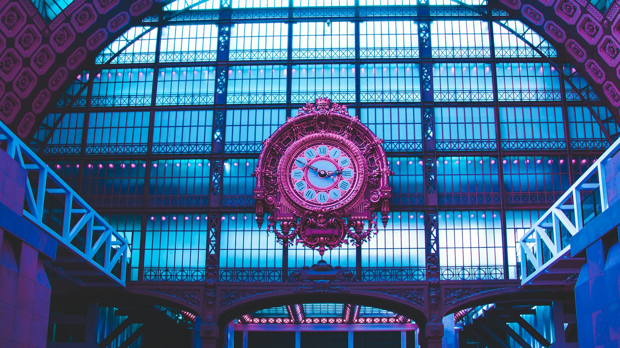 Grande salle du musée d'Orsay avec sa célèbre horloge, Paris