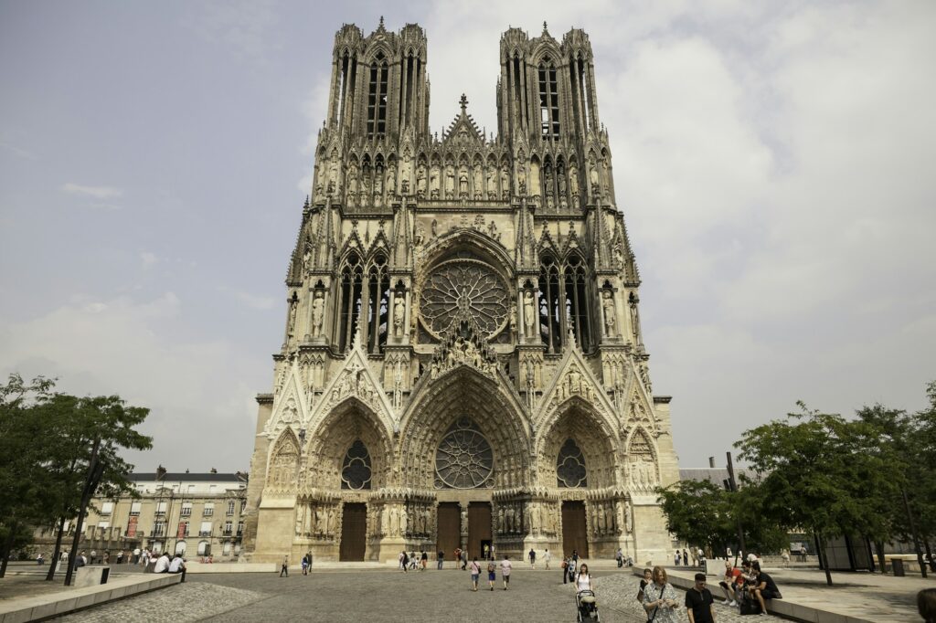 La cathédrale Notre-Dame de Reims illuminée, cœur de l'Épopée Légendaire 2026
