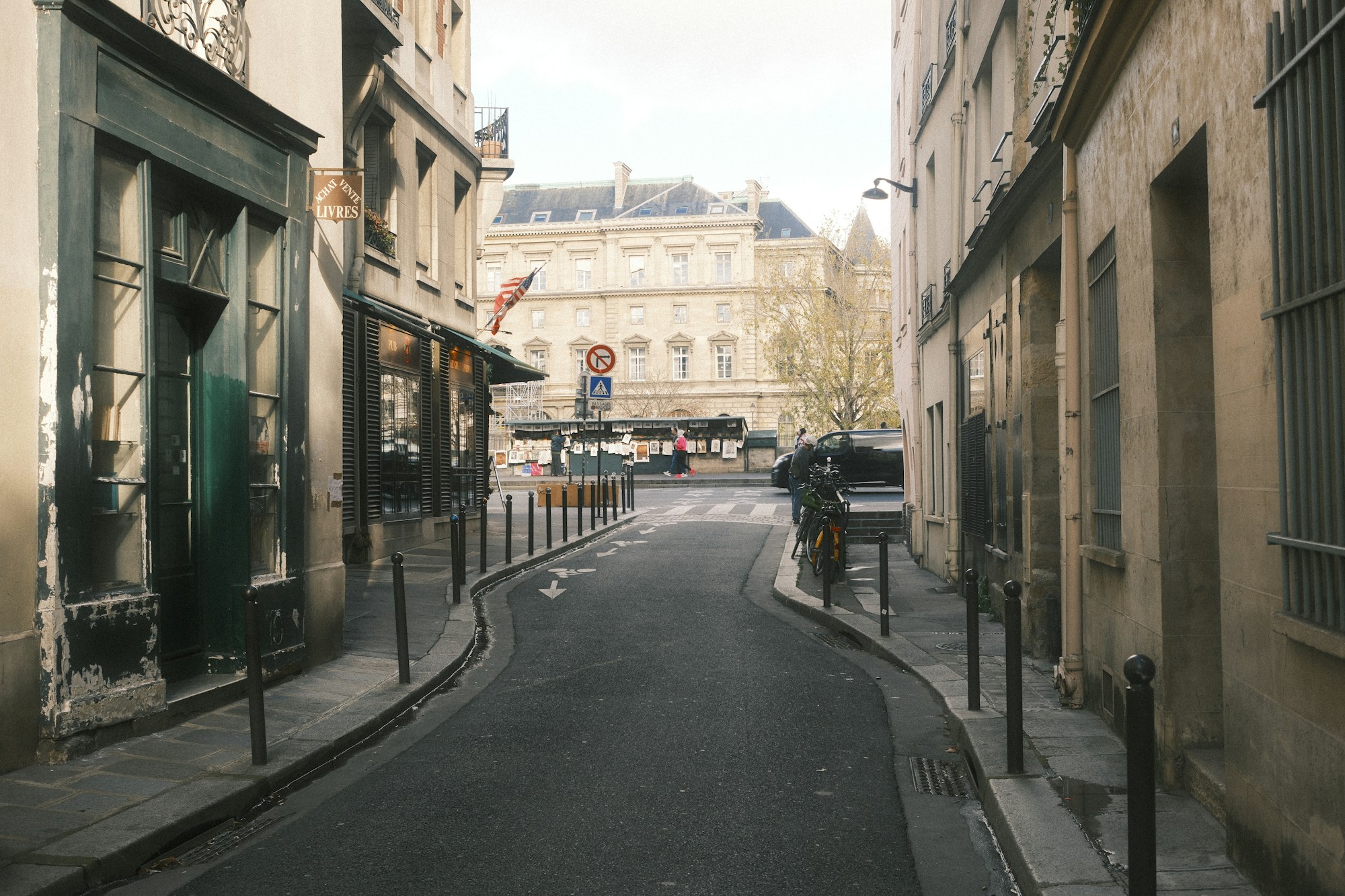 Quartier Montparnasse à Paris, hub ferroviaire et artiste, 14e arrondissement