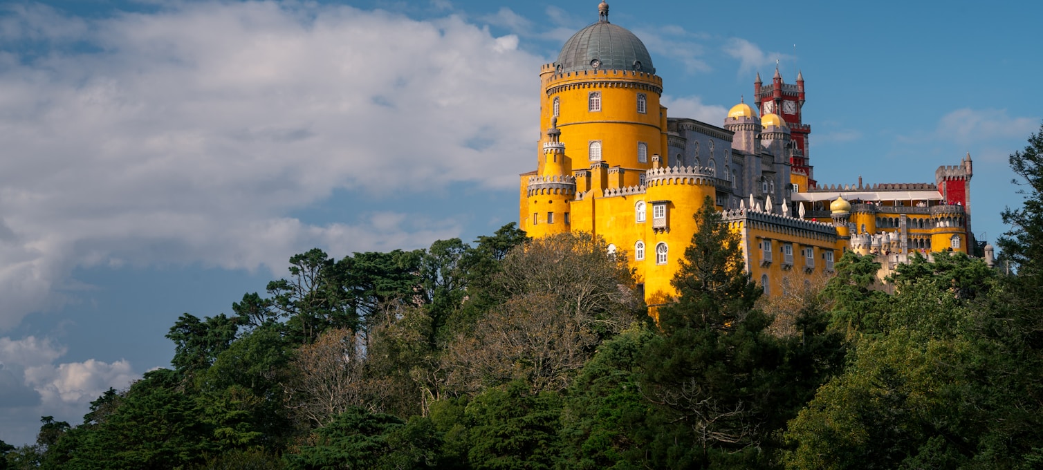 Gare néo-manuéline de Sintra avec ses azulejos bleus, point de départ des excursions depuis Lisbonne