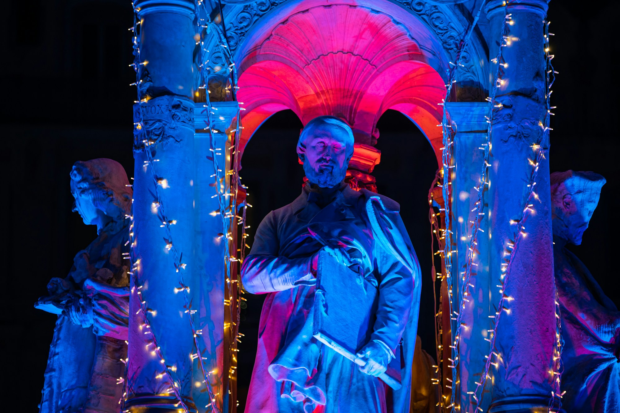 Scène de spectacle vivant lors d'un festival de théâtre en France
