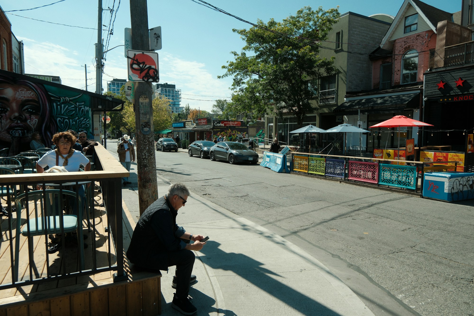Kensington Market à Toronto — marché bohème multiculturel avec spécialités du monde entier