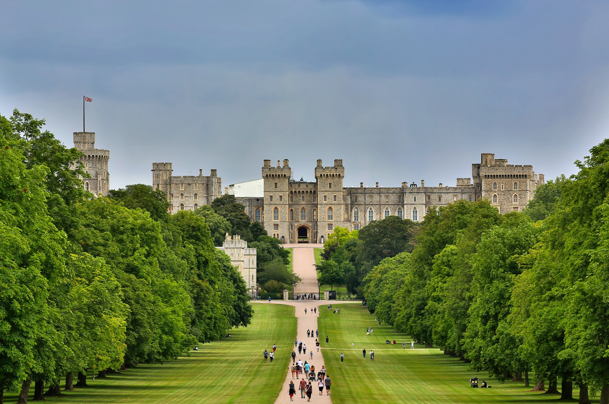 Le Long Walk de Windsor Great Park menant au château