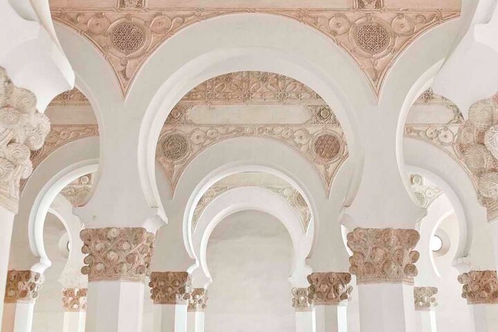 Synagogue Santa María la Blanca à Tolède, chef-d'œuvre de l'architecture mudéjare séfarade