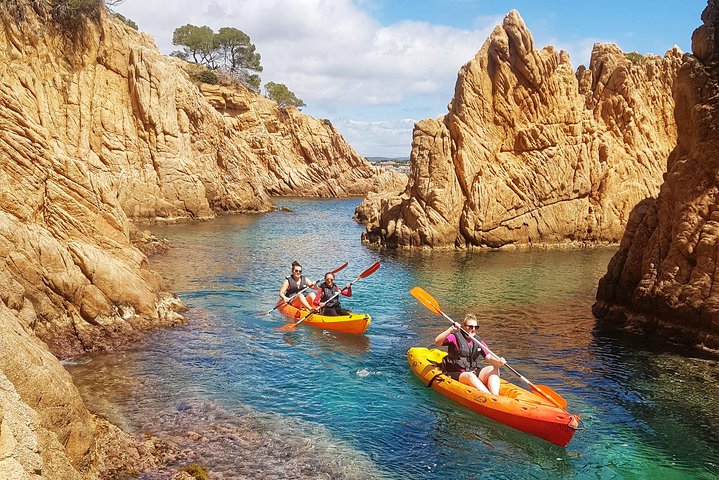 Kayak mer Costa Brava falaises snorkeling lagune depuis Barcelone - 128773P2