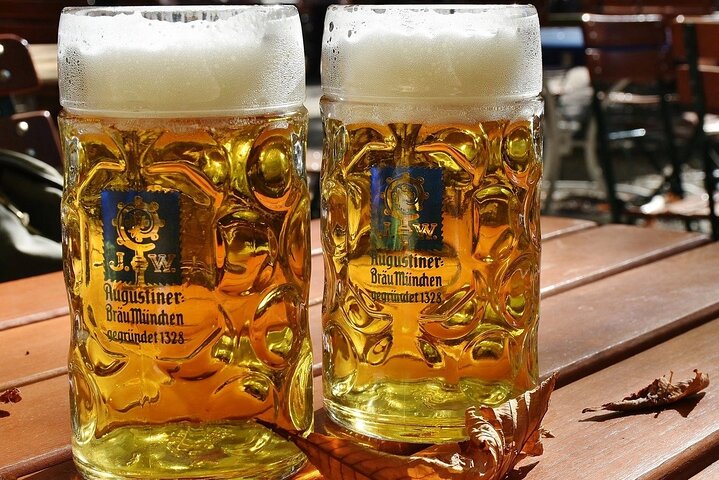 Visite pubs historiques Berlin et bière berlinoise, tour à pied soirée