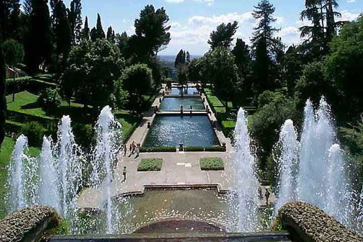 Private tour of Tivoli gardens and Roman countryside vineyard — authentic off-the-beaten-track experience