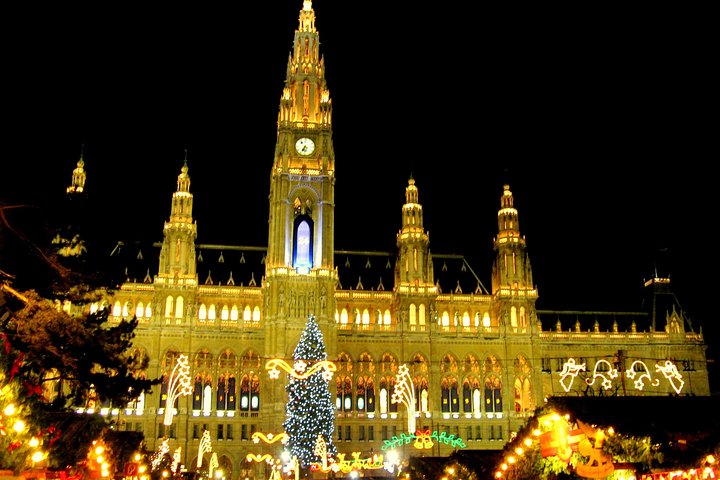 Visite privée marchés de Noël Vienne Rathausplatz illuminé nuit