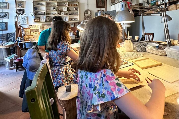 Atelier de mosaïque romaine à Trastevere, studio Aegea Mosaici Via Corsini