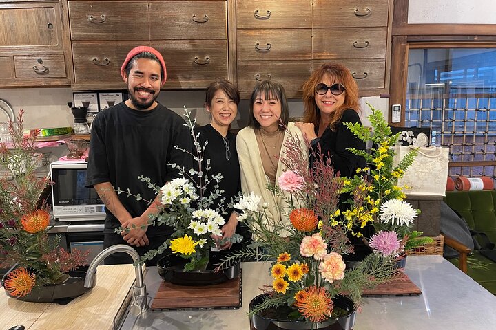 Atelier ikebana art floral japonais dans le quartier de Yanaka à Tokyo