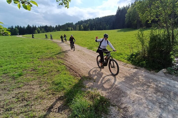 Tour e-MTB dans les alpages du Salzkammergut au pied du Dachstein
