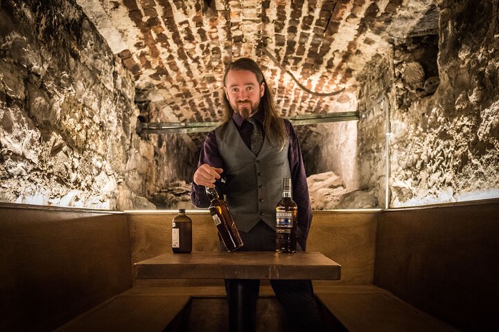 Dégustation whisky voûtes souterraines Vieille Ville Édimbourg